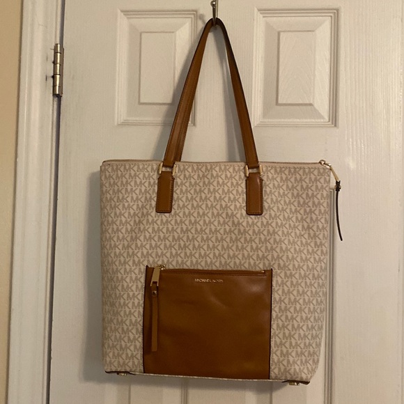 Michael’s Kors Purse! - Picture 1 of 11